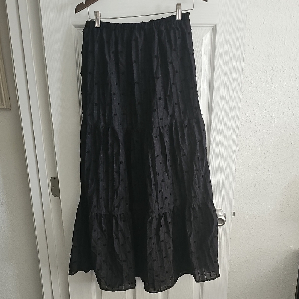 NO TAGS SEE MEASUREMNETS, Elegant Black Tiered Skirt